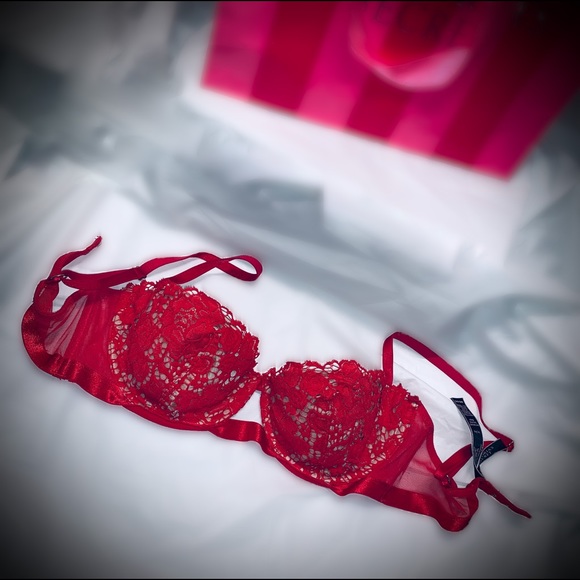 Gorgeous Red Victoria’s Secret Bra - Picture 2 of 4